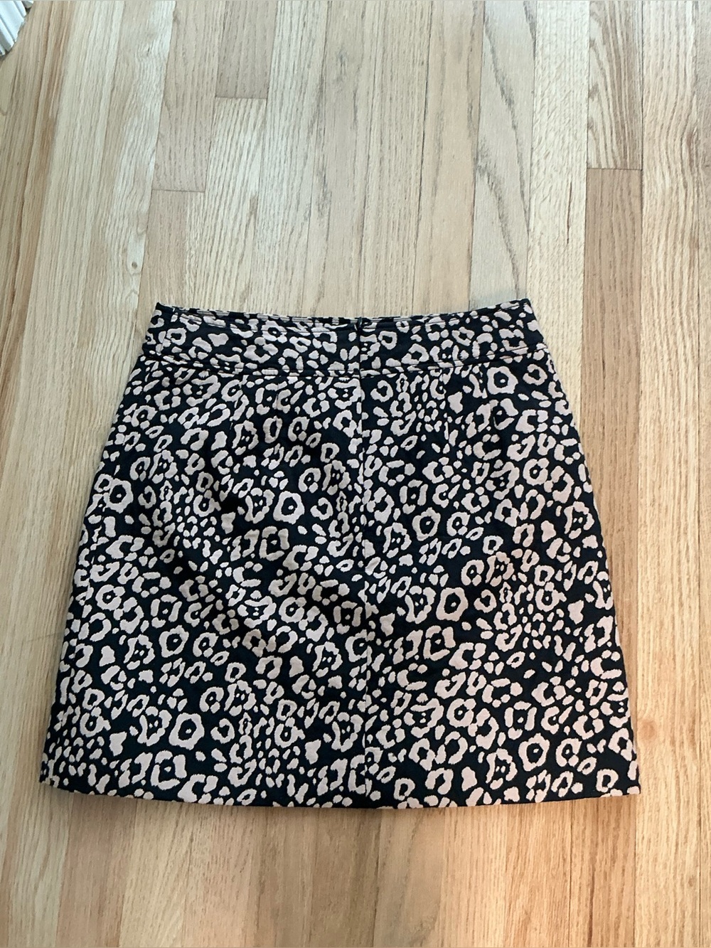 Women's Loft Black and tan floral Print Mini Skirt